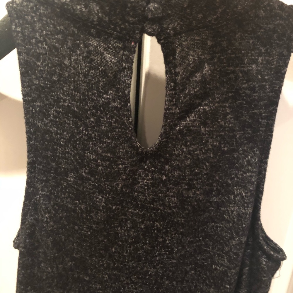 Keyhole top - Picture 4 of 4